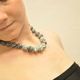 Korále z kolekce Dots